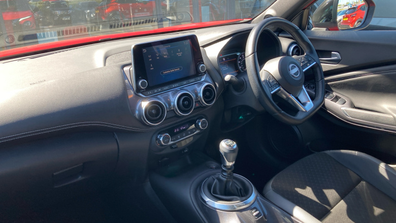 Nissan Juke 1.0 DiG-T 114 N-Connecta 5dr Petrol Hatchback